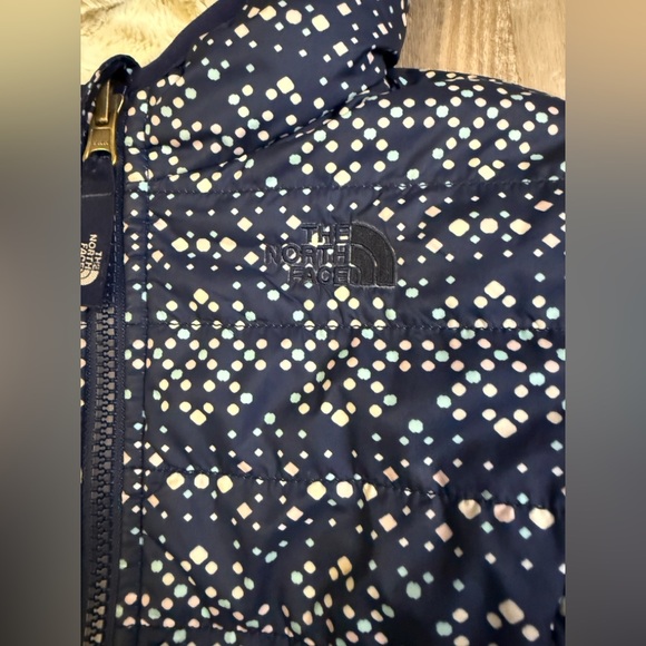 The North Face Mossbud Swirl Reversible Jacket, Navy/Cream - Size 5T (GUC) - Picture 3 of 14